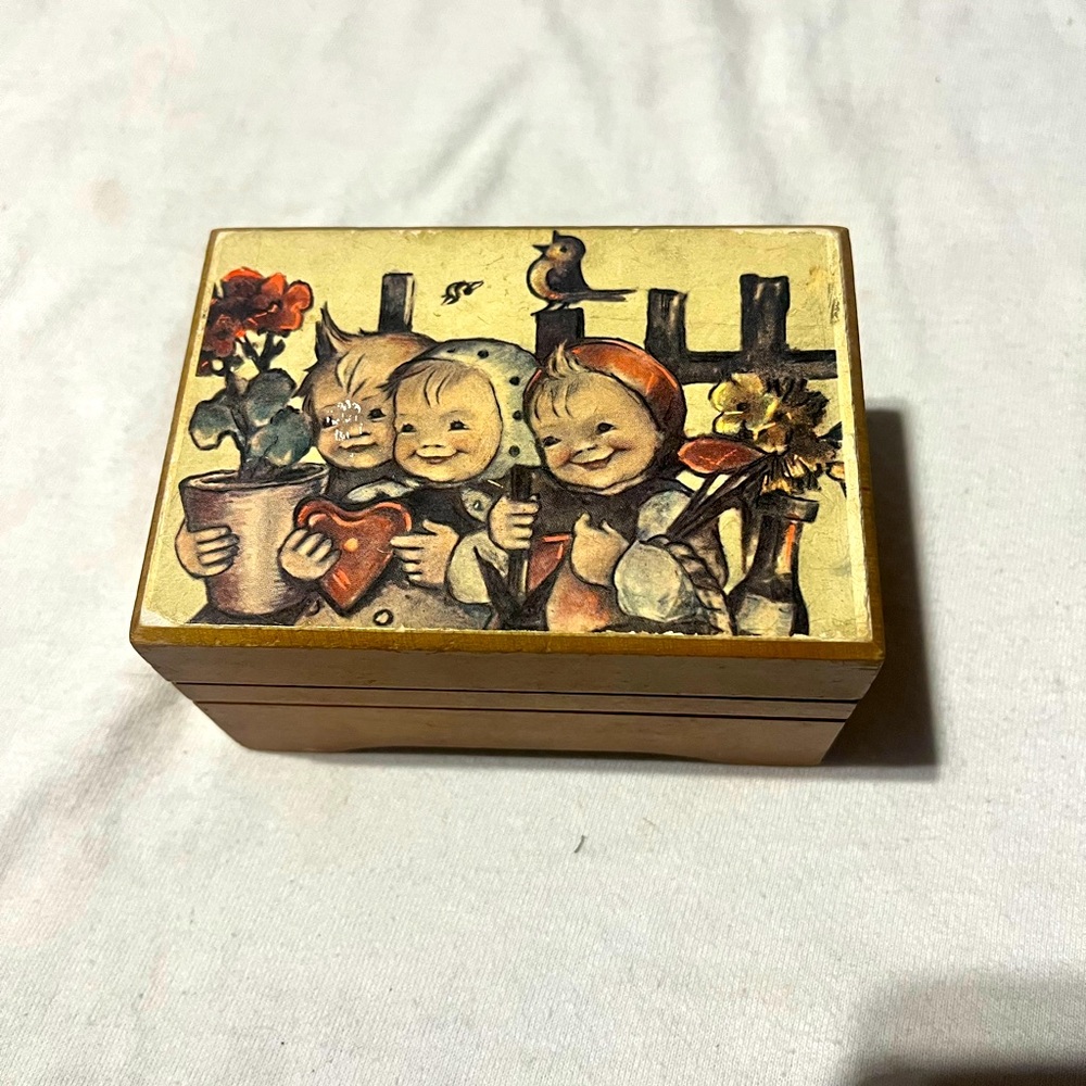 Reuge Vintage music box